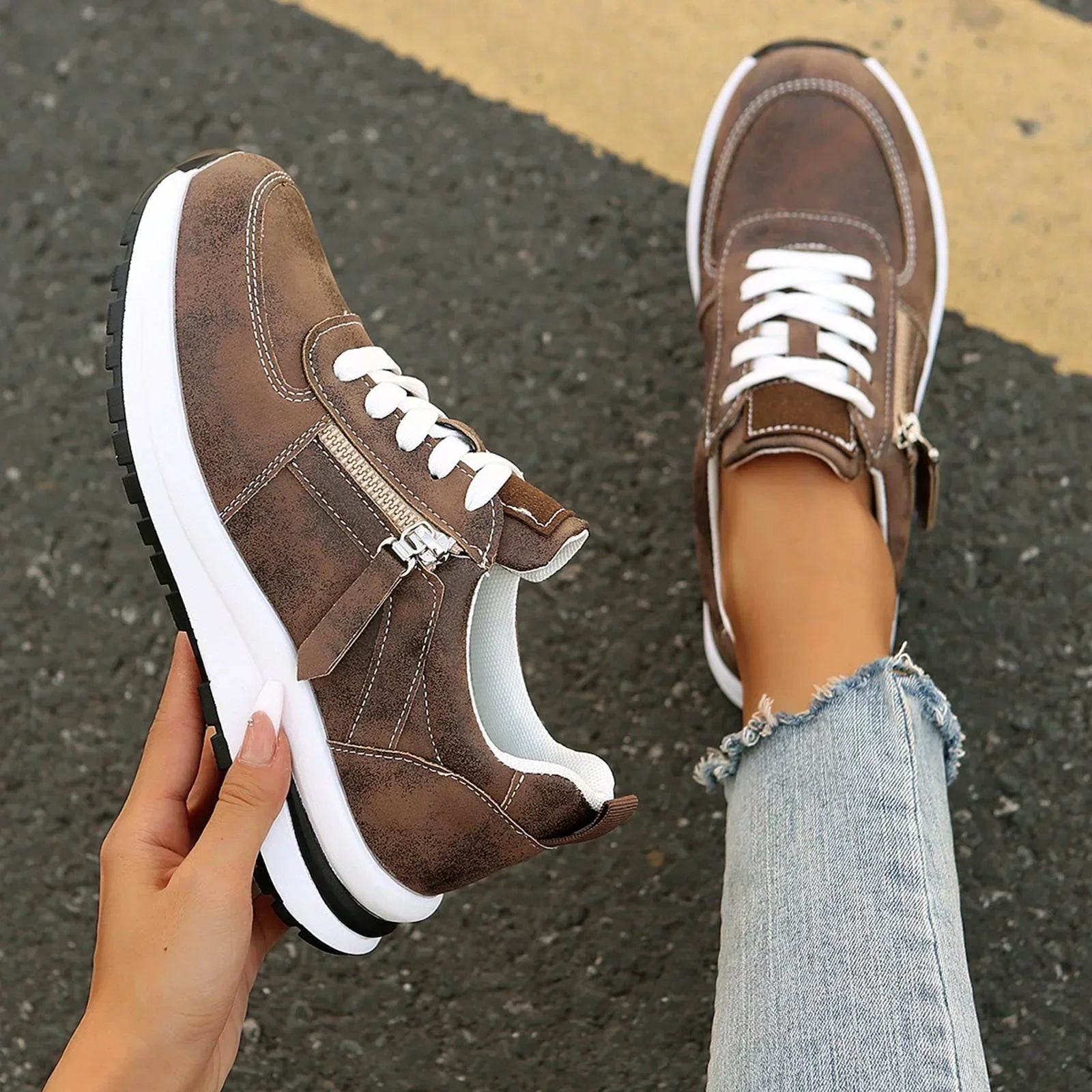 Brown / 43