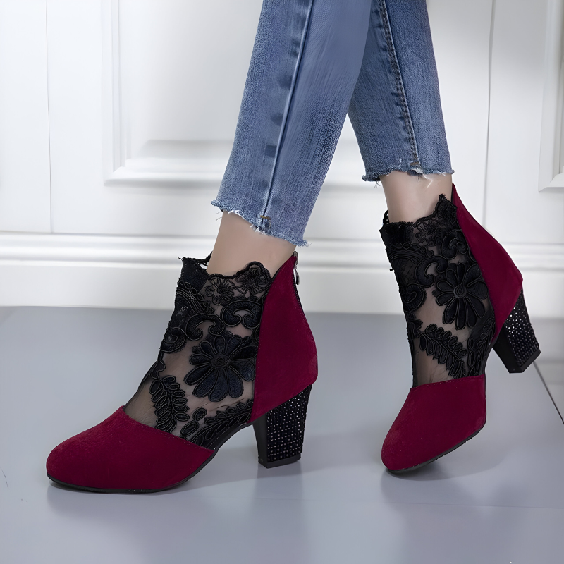 Red (Almost sold out) / 44