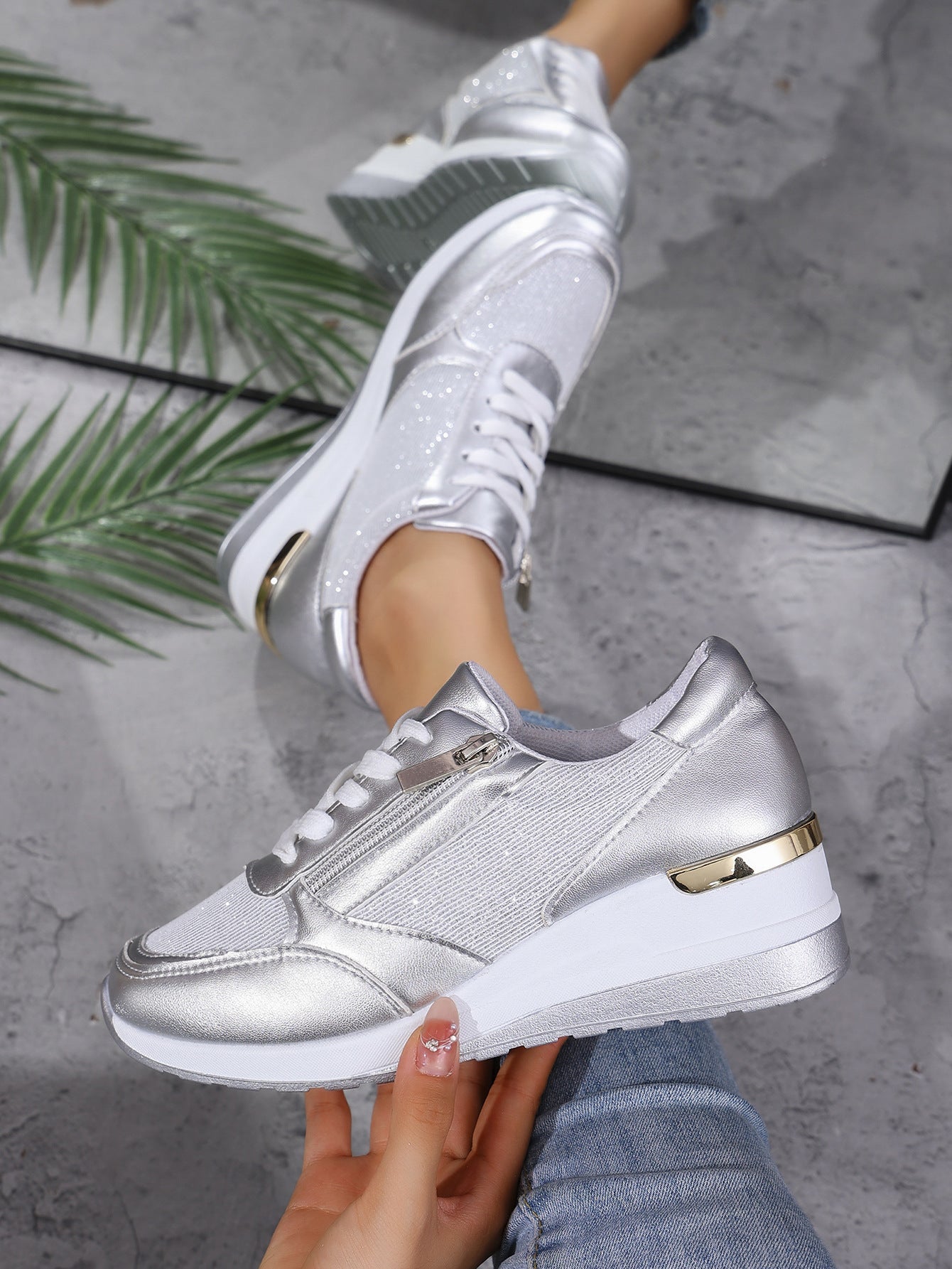 Silver / 44