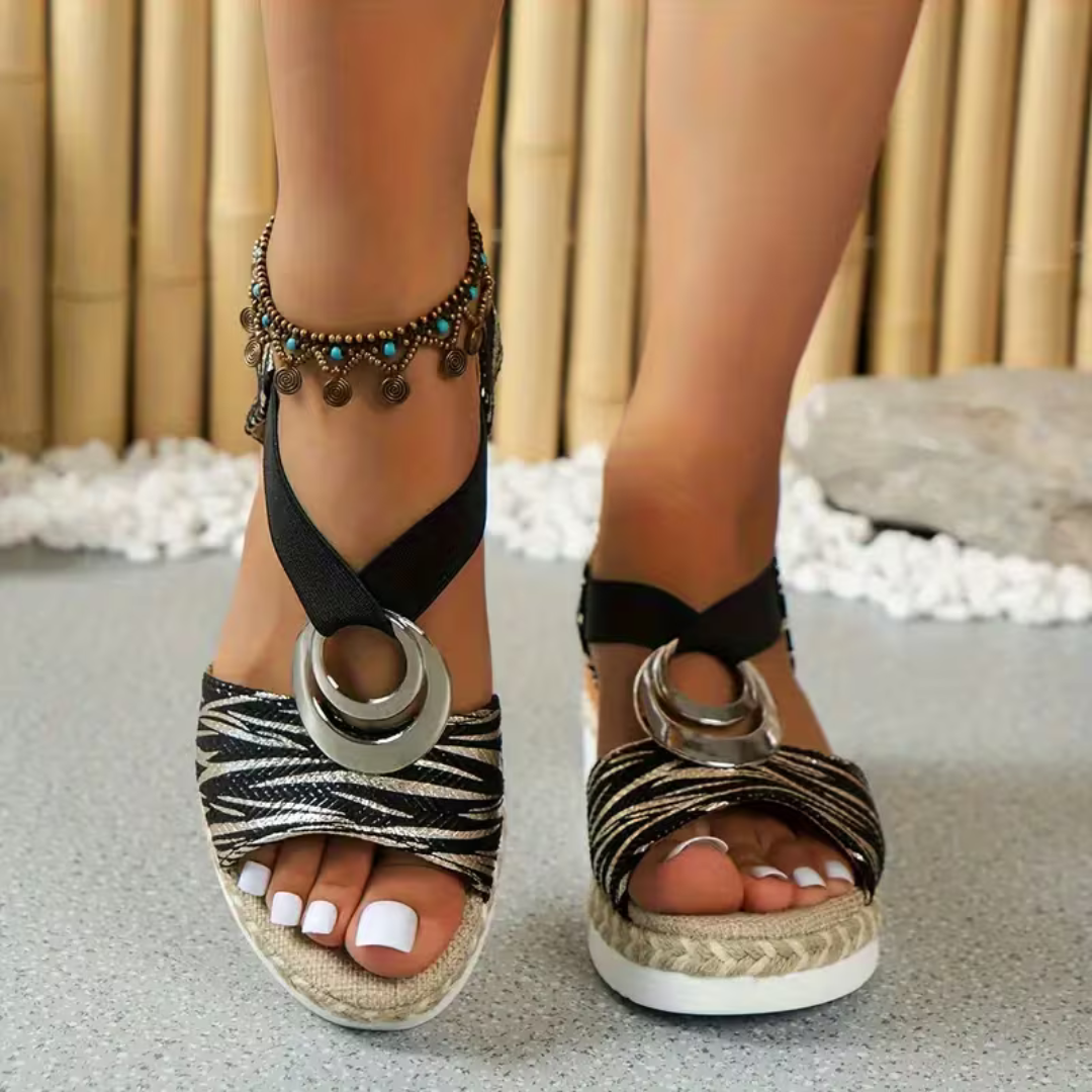 Black / 12